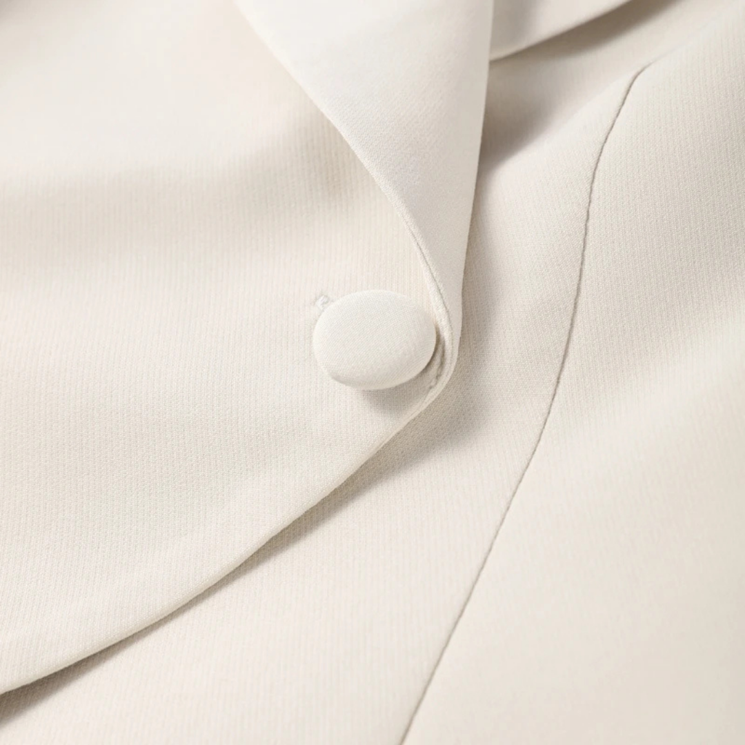 Chic Women's Suit with Sleeveless Lapel